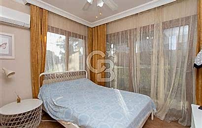 Foça İsmetpaşa'da Satılık Havuzlu Müstakil Villa