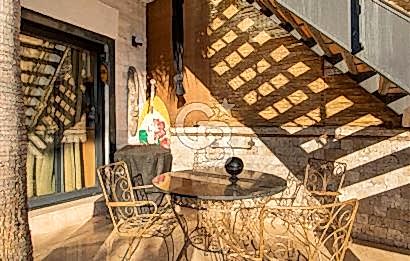 Foça İsmetpaşa'da Satılık Havuzlu Müstakil Villa