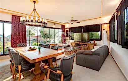 Foça İsmetpaşa'da Satılık Havuzlu Müstakil Villa
