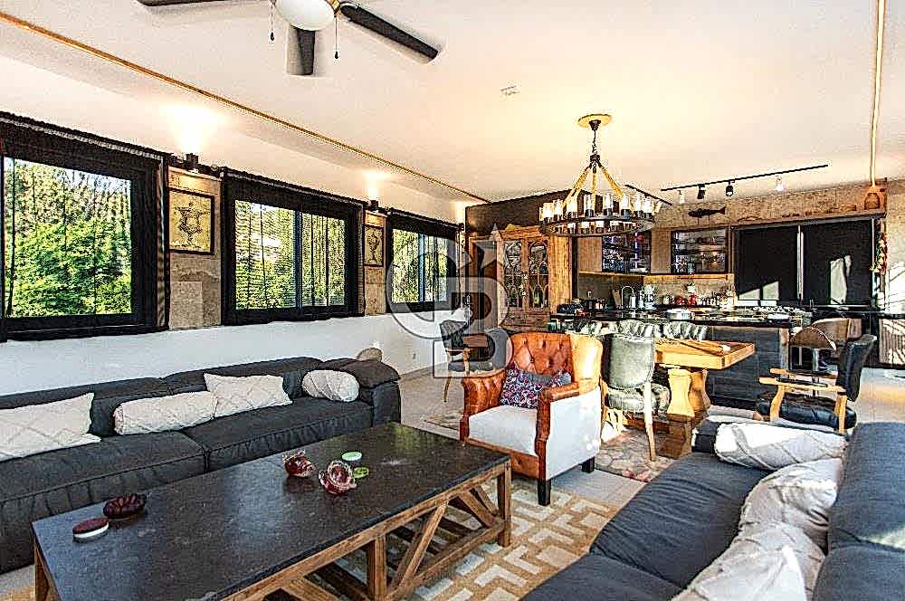 Foça İsmetpaşa'da Satılık Havuzlu Müstakil Villa