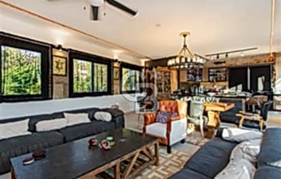 Foça İsmetpaşa'da Satılık Havuzlu Müstakil Villa