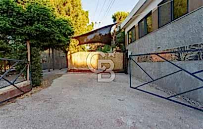 Foça İsmetpaşa'da Satılık Havuzlu Müstakil Villa