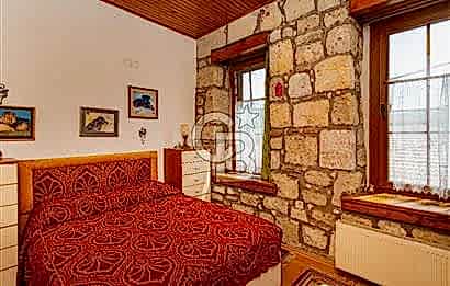 Foça'da Satılık Restorasyonlu Masrafsız Taş Ev