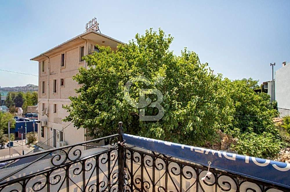 Foça'da Satılık Restorasyonlu Masrafsız Taş Ev