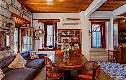 Foça'da Satılık Restorasyonlu Masrafsız Taş Ev