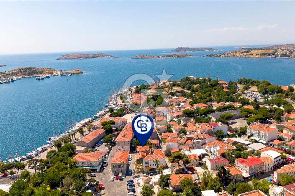 Foça'da Satılık Restorasyonlu Masrafsız Taş Ev