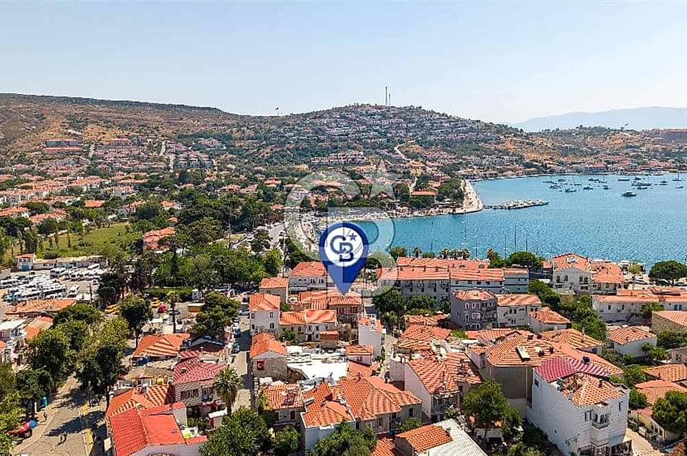 Foça'da Satılık Restorasyonlu Masrafsız Taş Ev