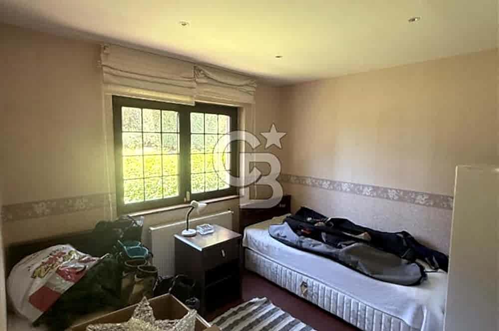 ÇATALCA DA 9 DÖNÜM PRESTİJLİ EŞSİZ HAVUZLU VİLLA