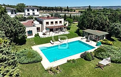 ÇATALCA DA 9 DÖNÜM PRESTİJLİ EŞSİZ HAVUZLU VİLLA