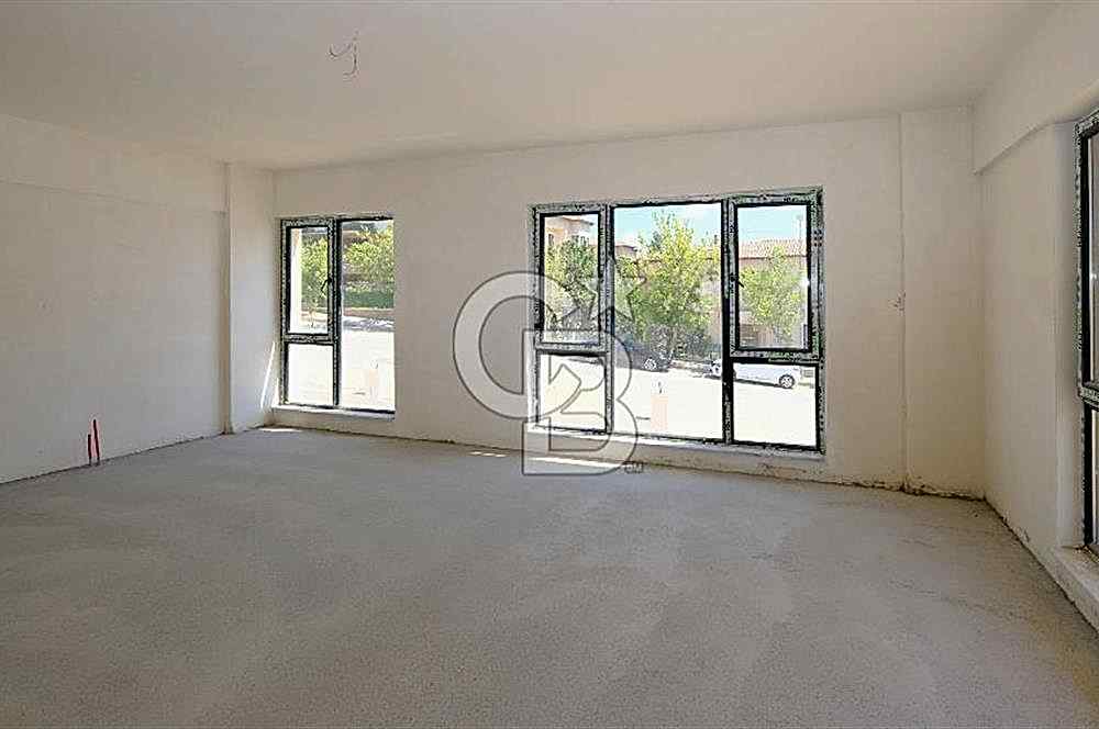 YAŞAMKENT BORUSAN, ELMAR TOWERS KARŞISI SATILIK VİLLA (İŞ YERİ)