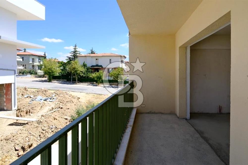 YAŞAMKENT BORUSAN, ELMAR TOWERS KARŞISI SATILIK VİLLA (İŞ YERİ)